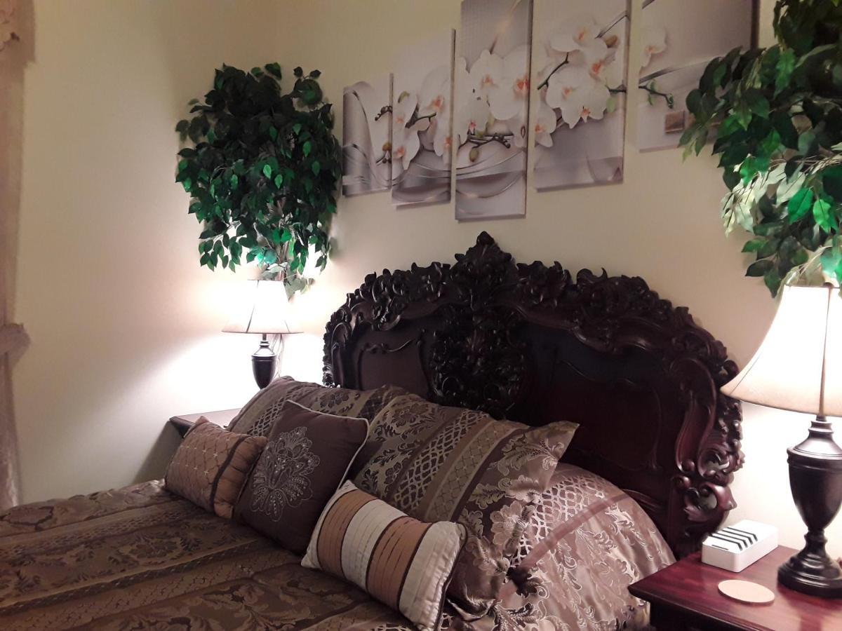 라바 핫 스프링스 Lions Gate Manor B&B 외부 사진